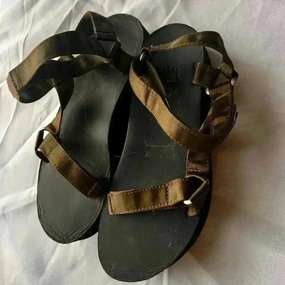 NWT Teva Women's Flatform Universal Sandal SZ 8, Black/Tan - Picture 7 of 7